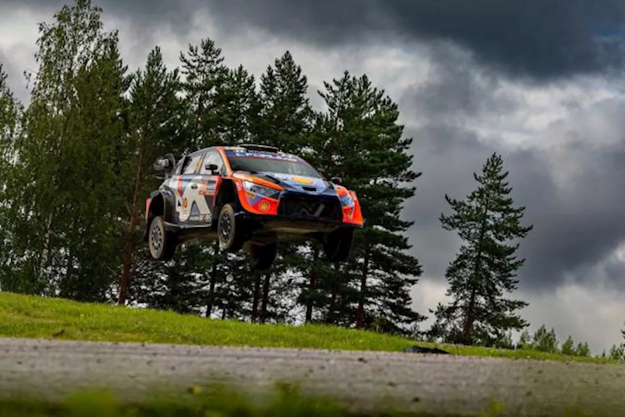 Thierry Neuville (Hyundai) prend la tête du Rallye de Finlande après la première spéciale