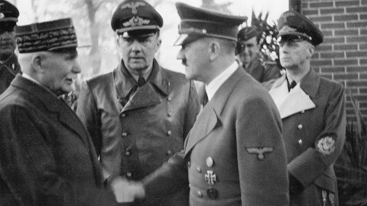 Histoire : Vichy 1940, la IIIe République meurt de résignation