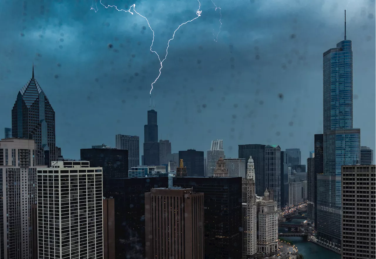 Chicago weather: Showers, storms for morning commute; severe weather threat during Lollapalooza