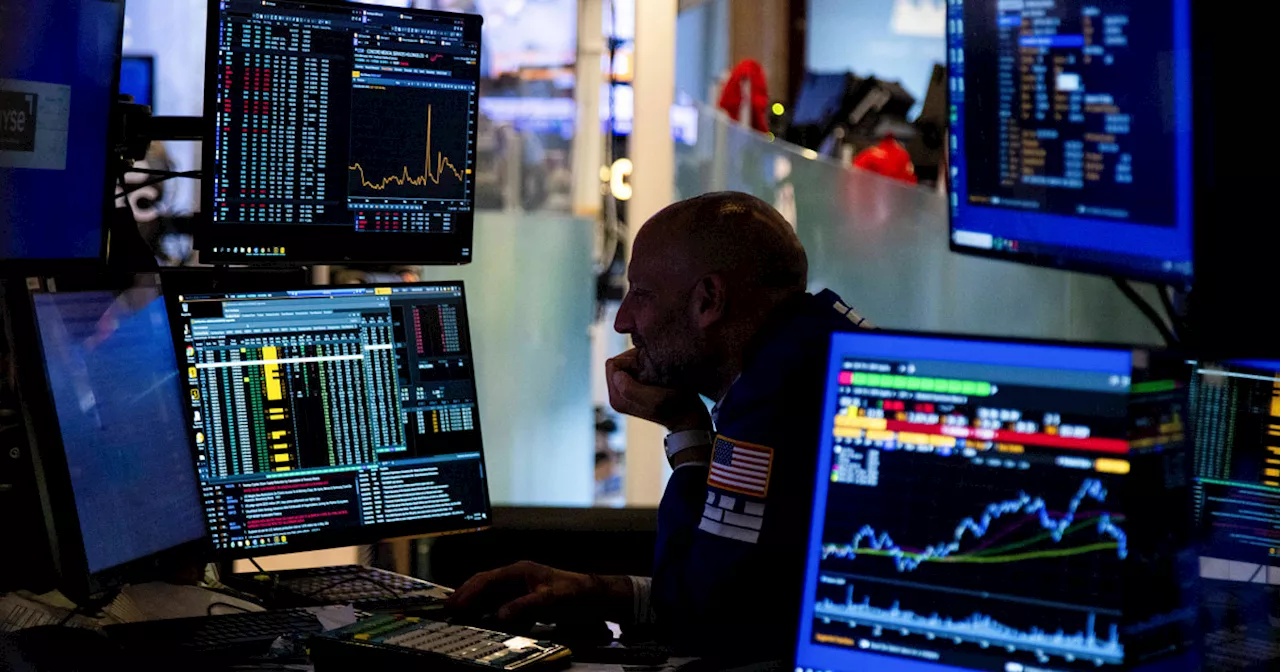 Dow closes nearly 500 points lower Thursday as investors recession fears awaken