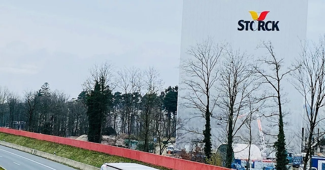 Unternehmen Storck im Kreis Gütersloh: Großes Logo an der A33 plötzlich verschwunden