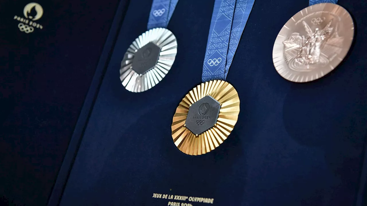 JO 2024: Oudéa-Castera favorable à la Légion d'honneur pour tous les athlètes français médaillés