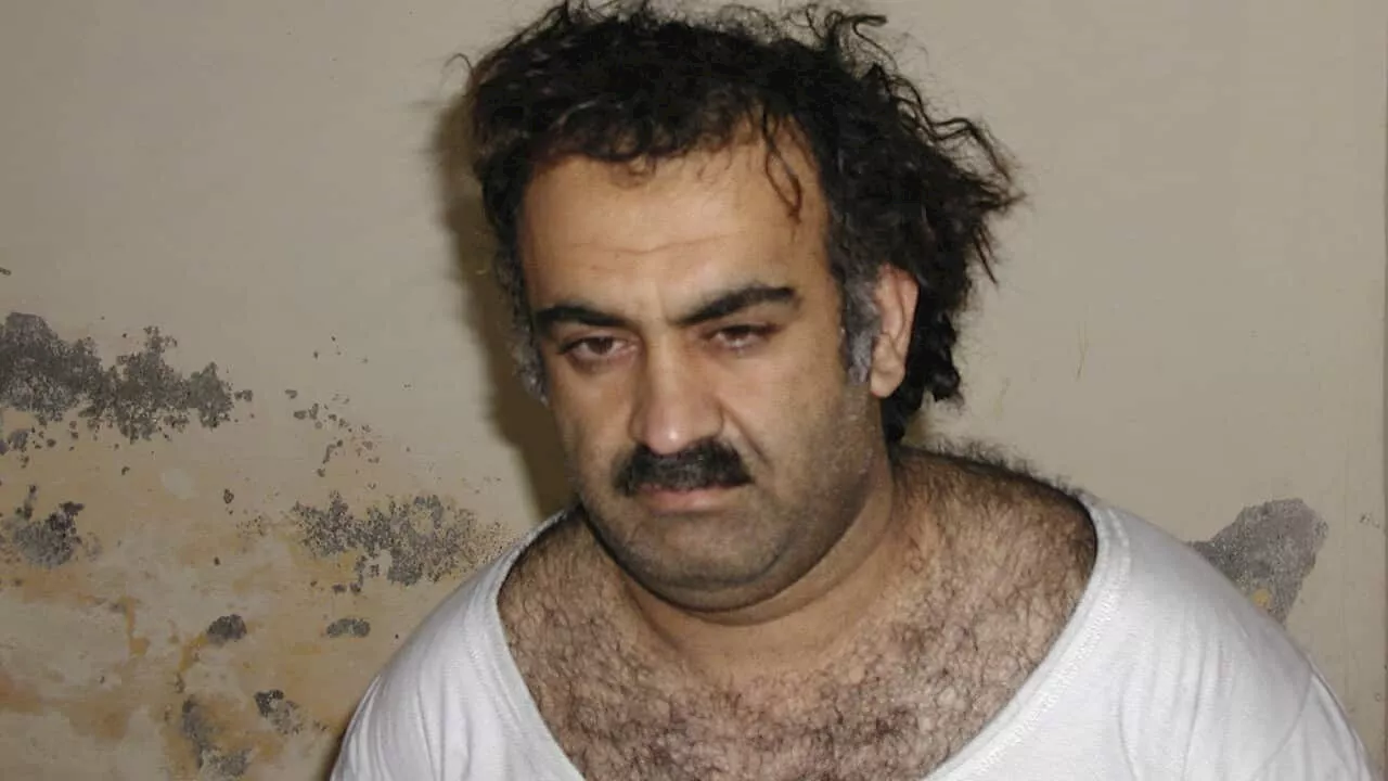 Khalid Sheikh Mohammed, accused mastermind of 9/11 attacks, agrees to plead guilty