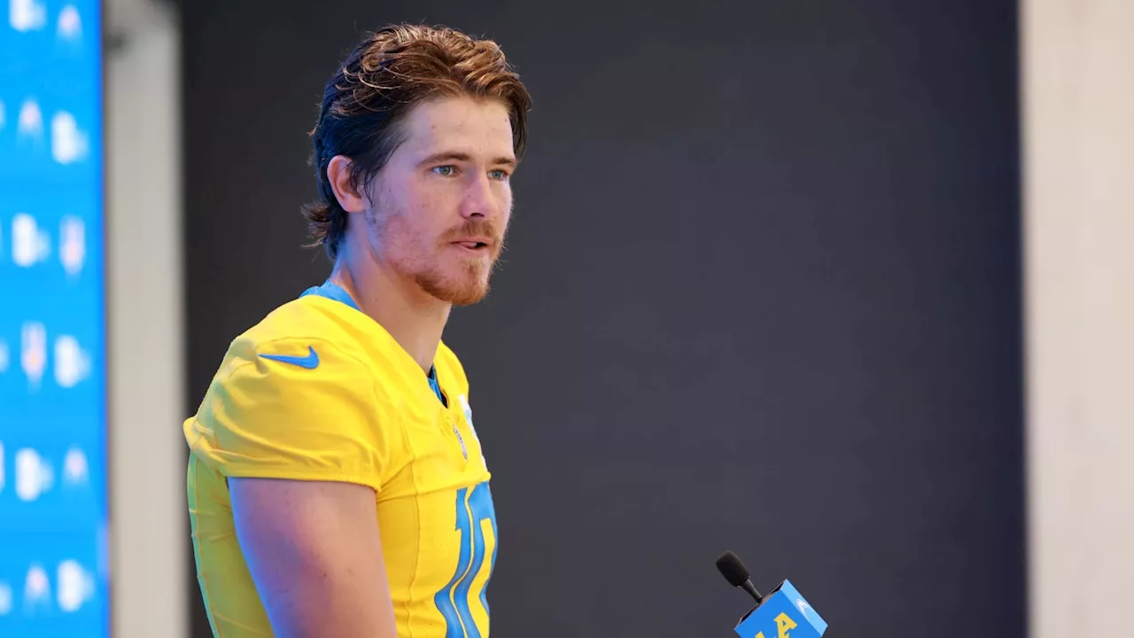 Chargers QB Justin Herbert Diagnosed With Injured Plantar Fascia in Right Foot