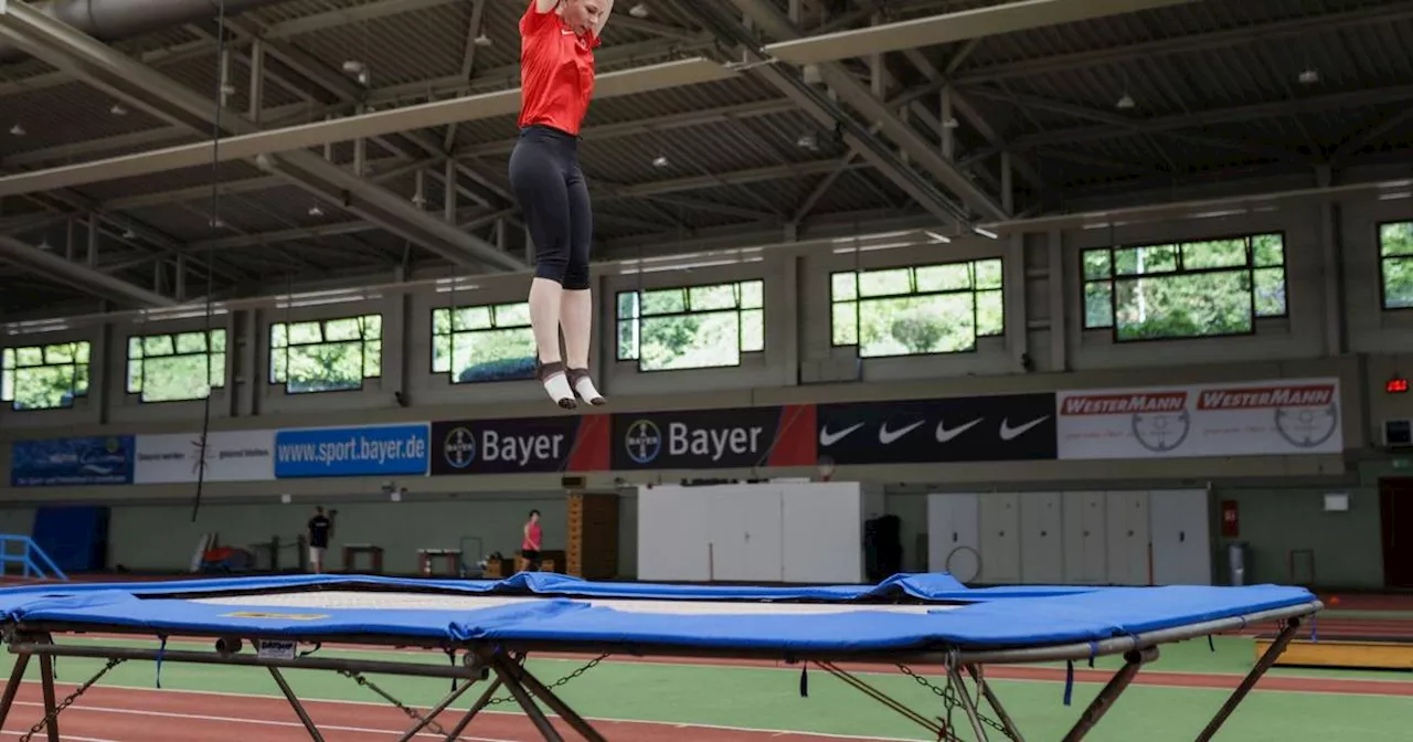 Olympia: Baerbock fiebert in Paris beim Trampolinturnen mit