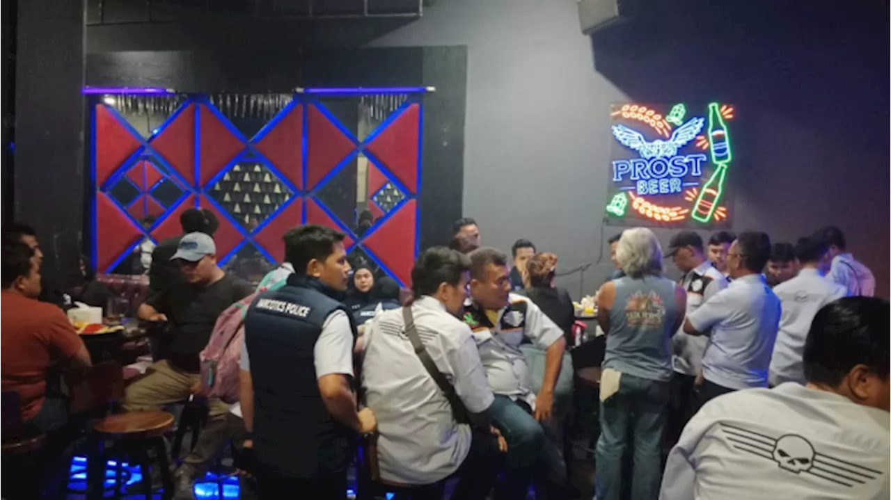 Polisi Razia Tempat Hiburan usai Iklan Wanita Berbikini 'Beach Party' di Kafe Sharinc di Bogor