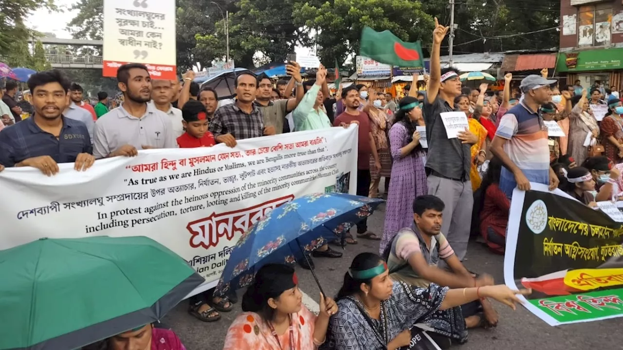 बांग्लादेश में सड़कों पर उतरे हजारों हिंदू, हिंसा के खिलाफ किया मार्च, मांग रहे इंसाफ