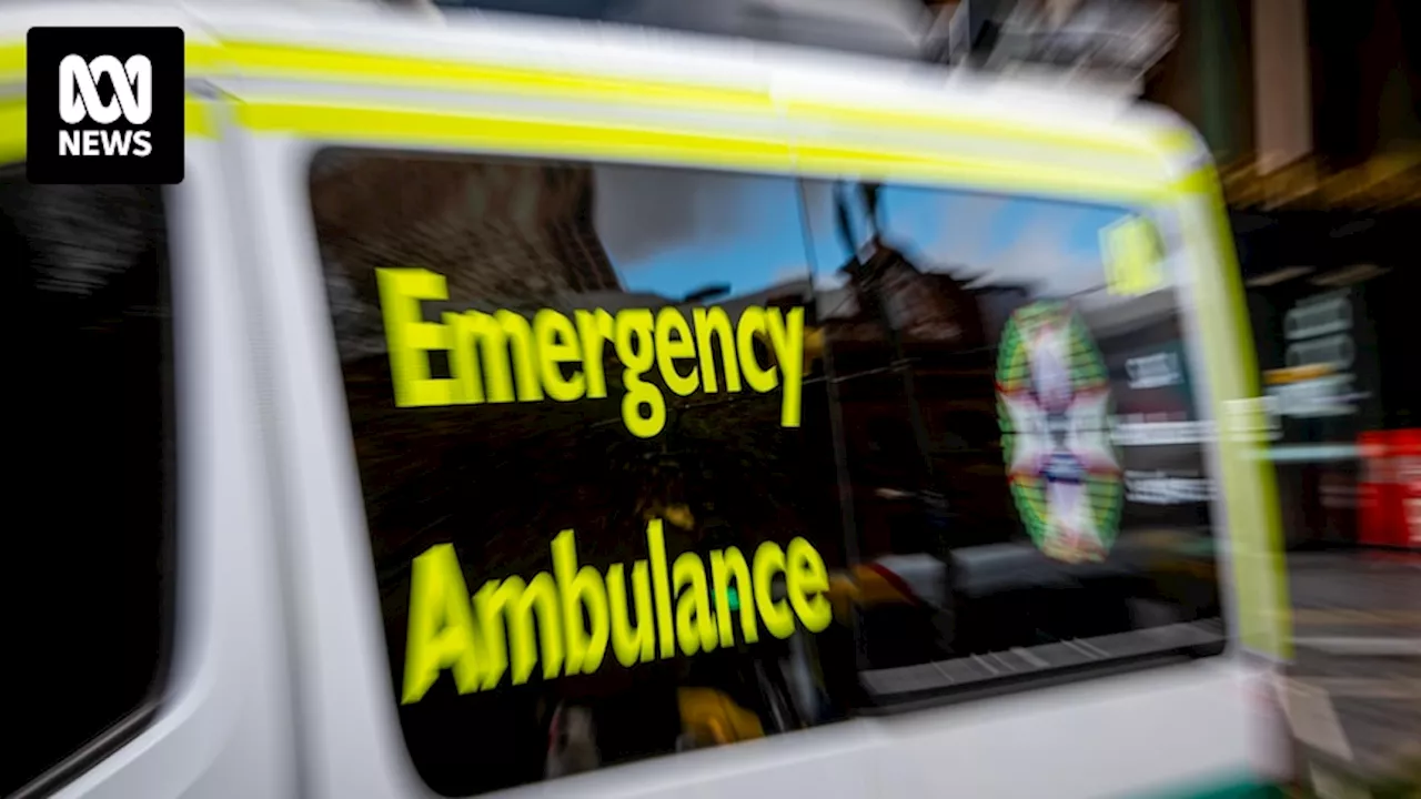 Residential aged care patient dies while waiting five hours for ambulance in Adelaide, union says