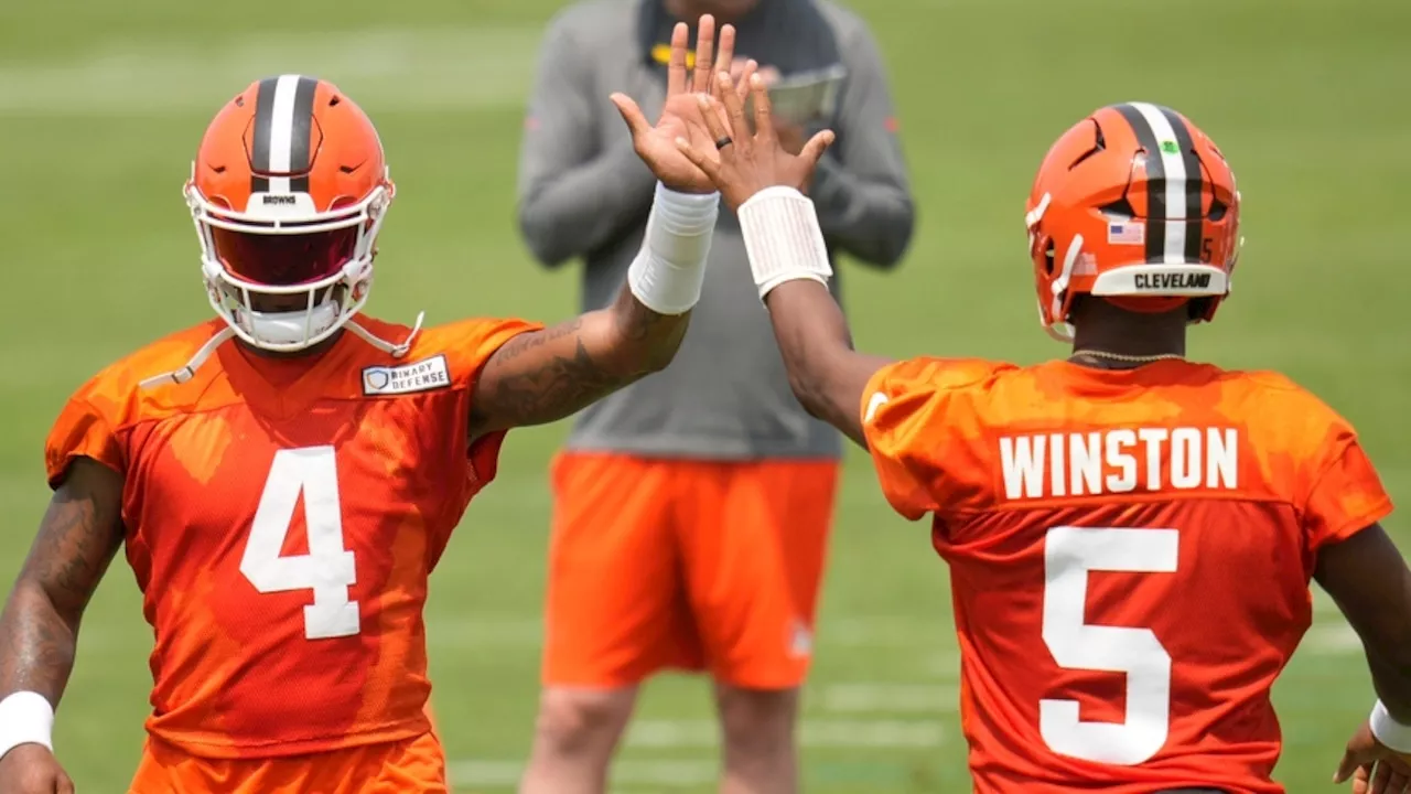 Jameis Winston: Nick nack paddy wacks won’t sidetrack Deshaun Watson