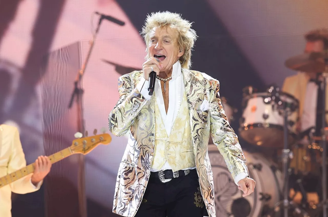 Rod Stewart, Recovering From COVID, Postpones Pair of Concerts This Weekend