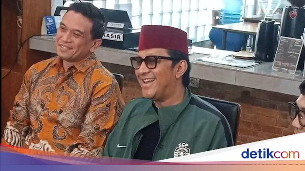 Andre Taulany dan Unggahan Pria Dipeluk Pasangan Tecermin Ular