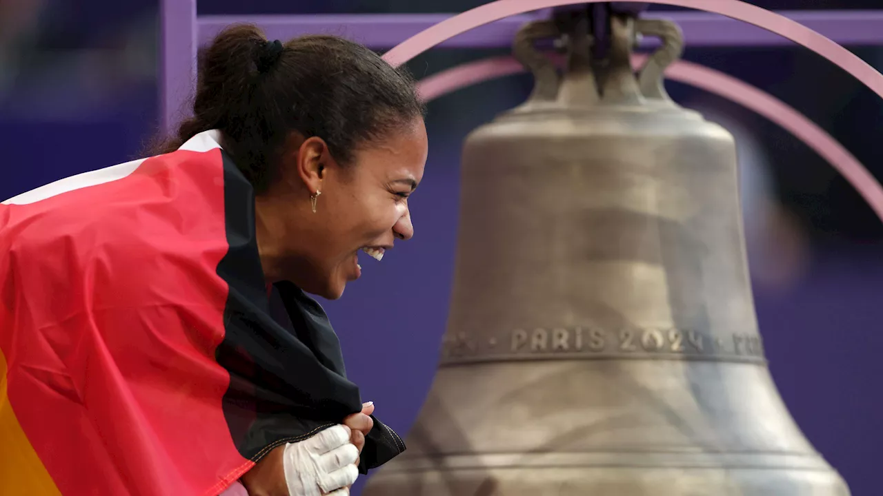  Kugelstoßerin Yemisi Ogunleye beeindruckt bei den Spielen in Paris: Erst Gold-Coup, dann Gospel