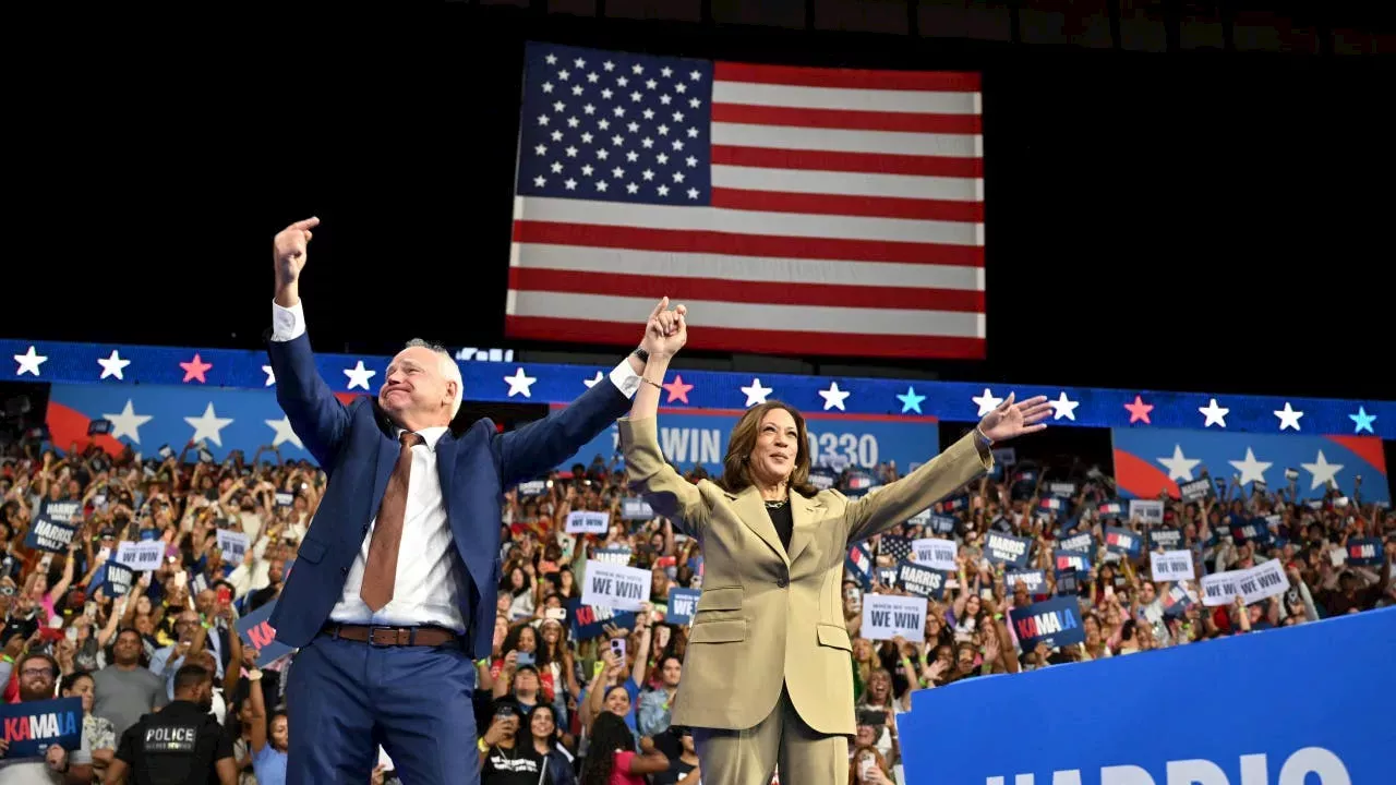 News Kamala Harris, Tim Walz spoke to supporters at Arizona campaign