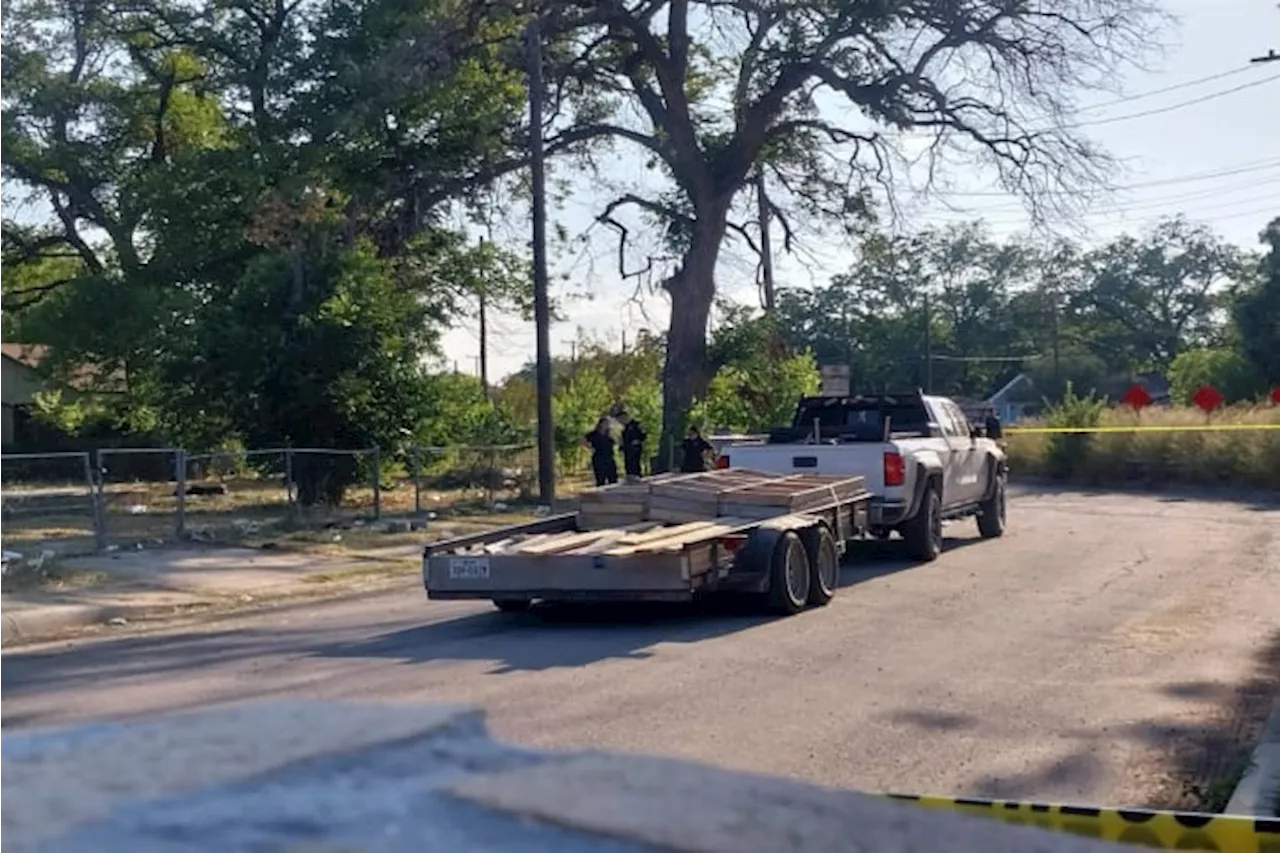 Man in critical condition after shooting on West Side, SAPD says