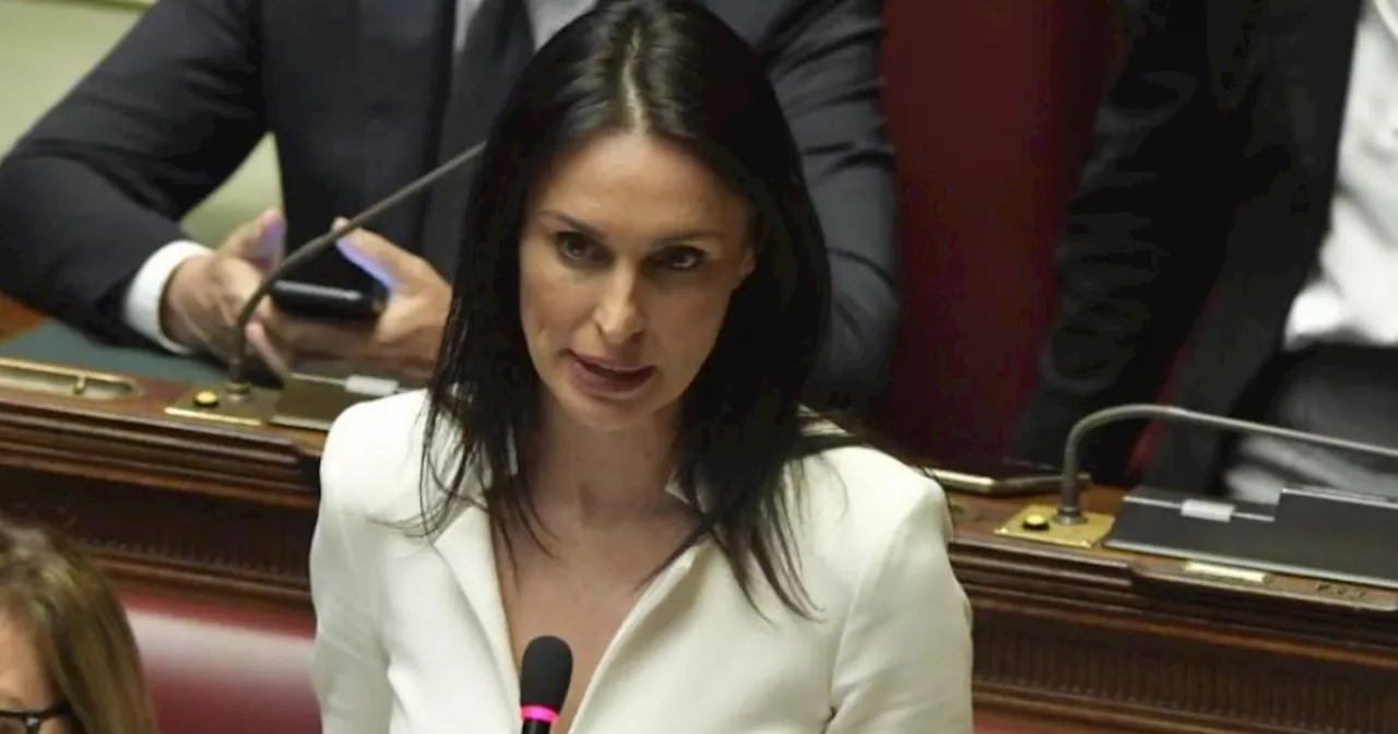 Alessia Ambrosi, &#034;cogli**a, lurida strega fascista&#034;: insulti vergognosi dagli animalisti