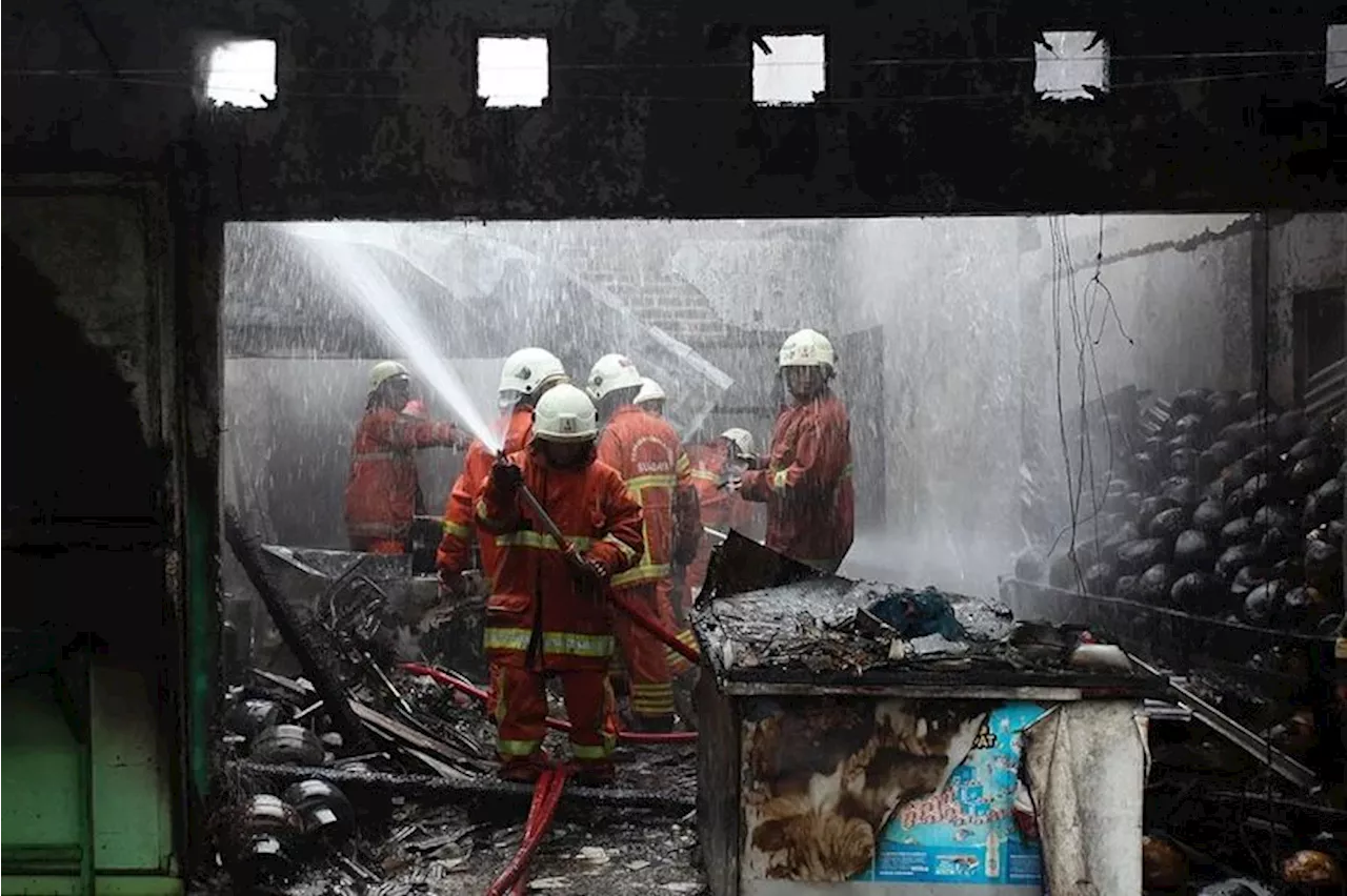 35 Personel Gulkarmat Diterjunkan Padamkan Api di Jakarta Utara