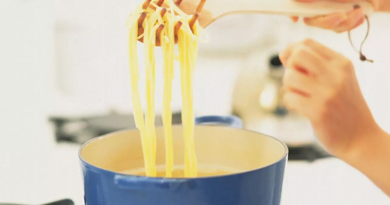 Pasta hack to get perfect portion of spaghetti every time wows food lovers