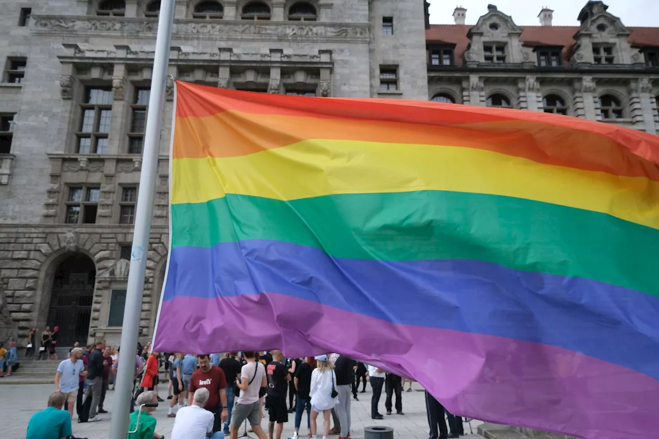 Rechte Proteste: Großer Polizeieinsatz beim CSD in Bautzen