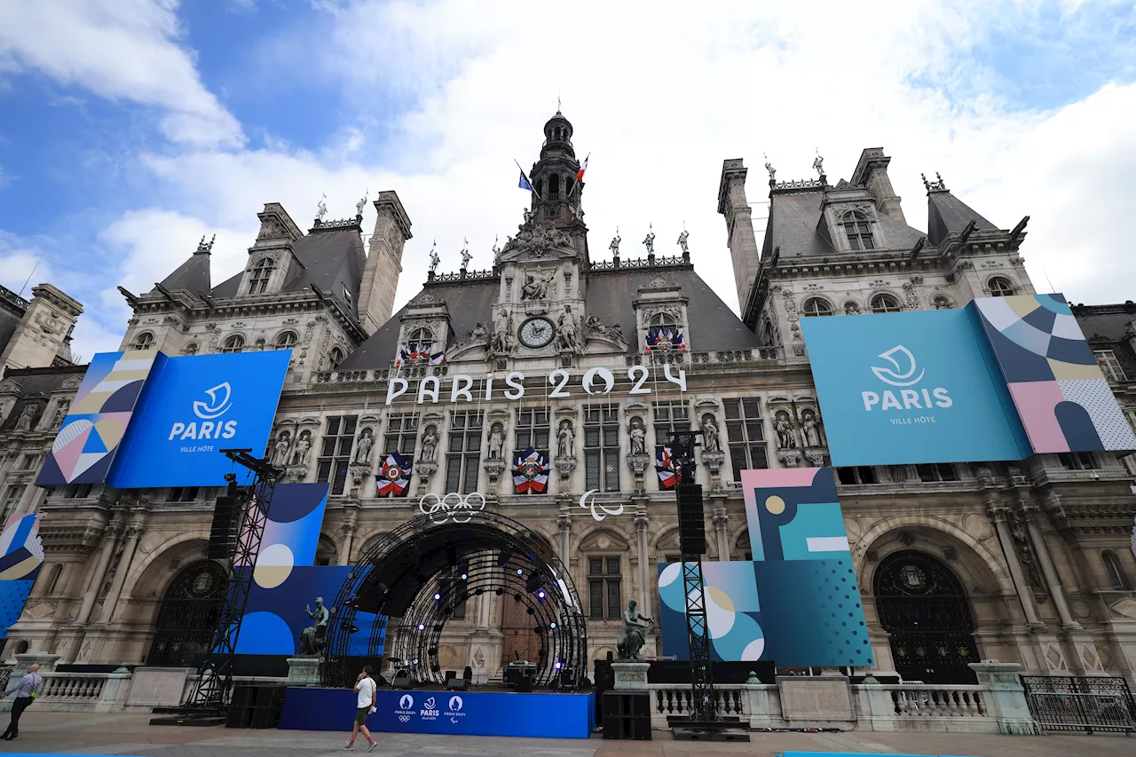 In a change of tradition, the medalists for the women's marathon will be honored in Closing Ceremony