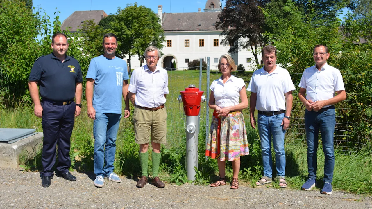 Schloß Rosenau: Gemeinde und Wehr verbessern Löschwasserversorgung