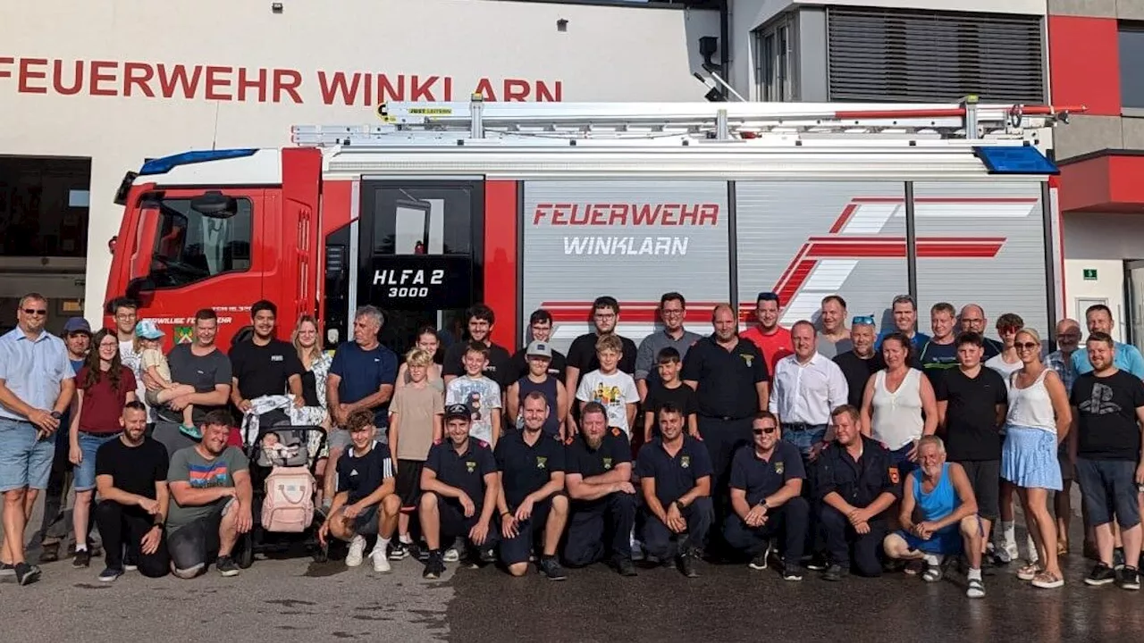 Winklarner Feuerwehr empfing neues Tanklöschfahrzeug