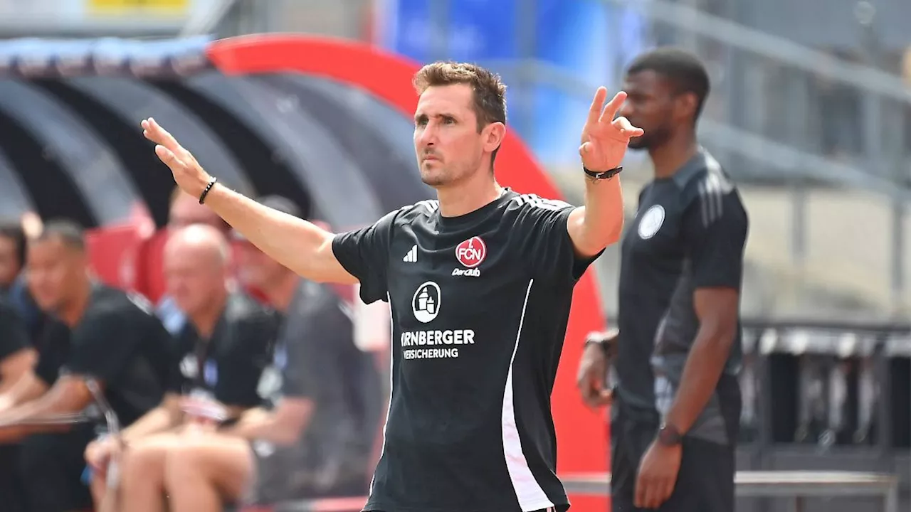 Schalke verliert trotz Führung: Klose bejubelt wilden Sieg, Köln vermeidet krachenden Fehlstart