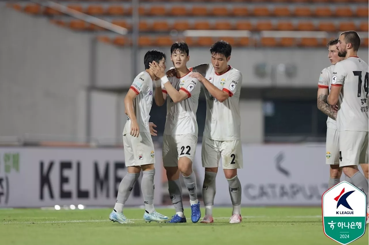 양민혁 AS 이상헌 멀티골 '강원 FC', 역전승으로 1위 탈환