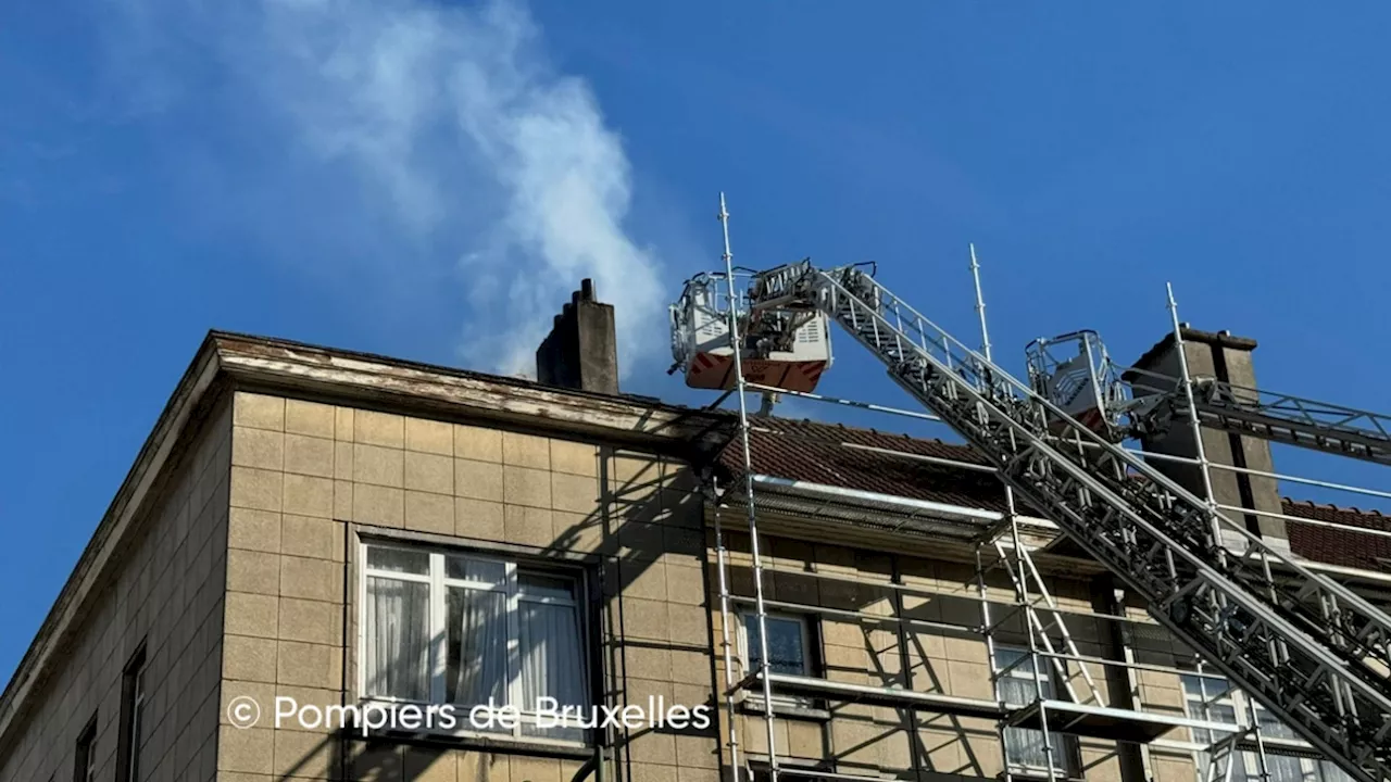 Deux personnes intoxiquées par la fumée lors d'un incendie à Molenbeek-Saint-Jean