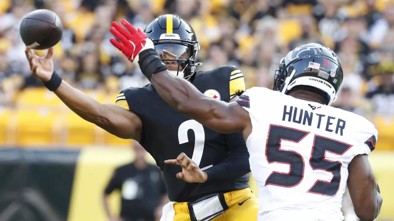 Justin Fields Struggled Big Time in Steelers Preseason Debut