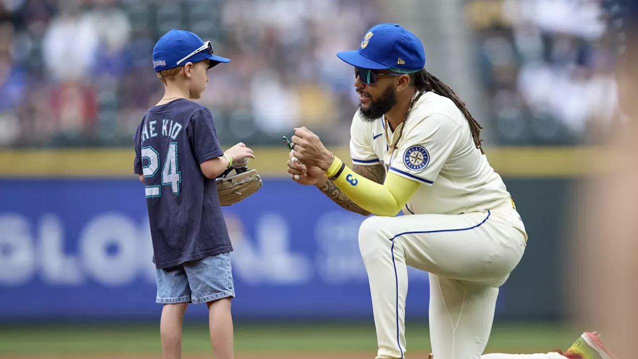 Seattle Mariners' J.P. Crawford Goes Viral For Heartwarming Moment with Fan on Friday