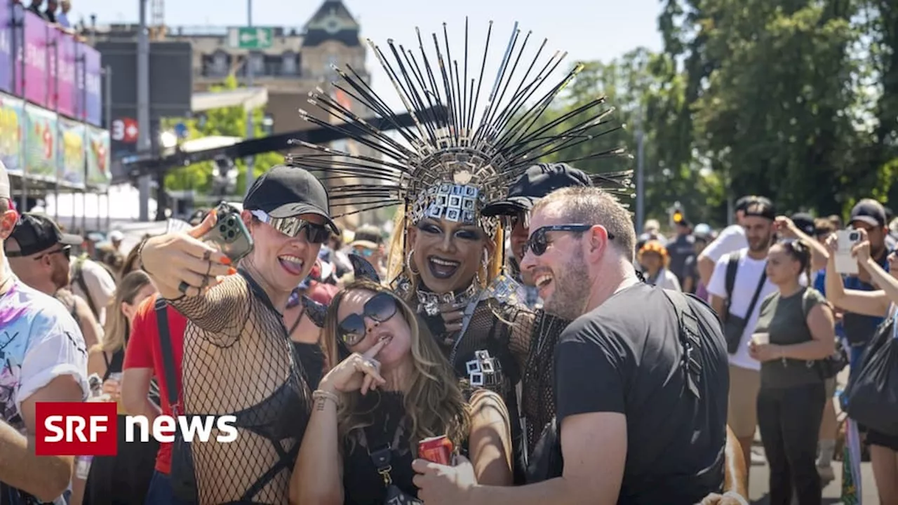 Hunderttausende Technofans feiern an der Street Parade in Zürich