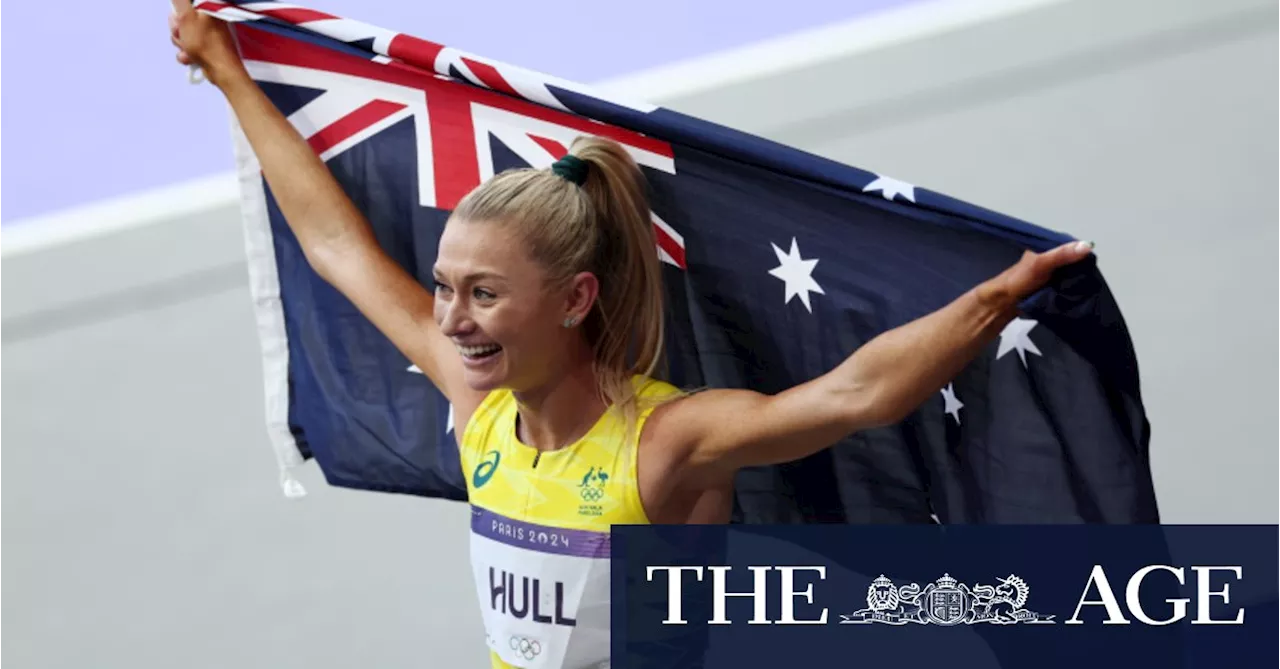 Jessica Hull runs stunning 1500m to win silver medal in Paris