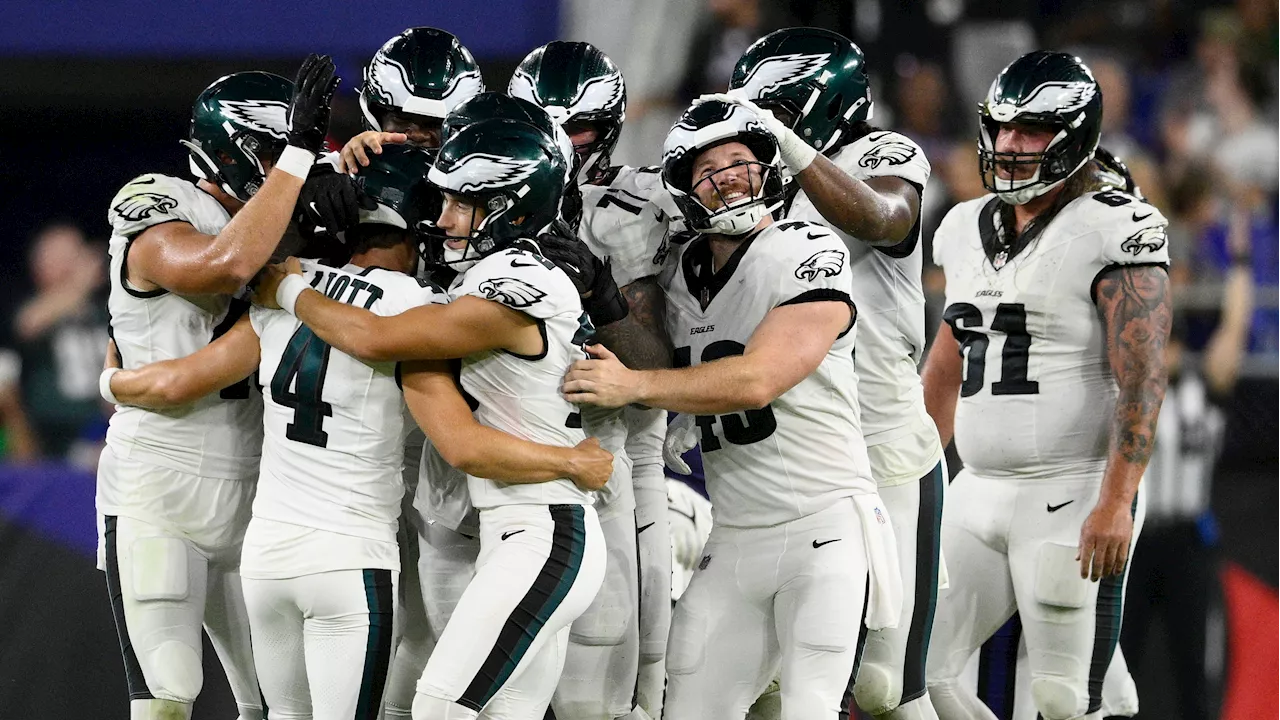 Elliott finally connects to give Eagles a victory over Ravens