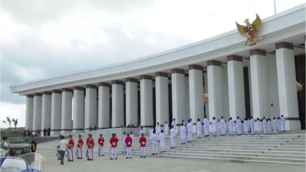 Kirab Bendera Pusaka dan Naskah Teks Proklamasi Tiba di Istana IKN