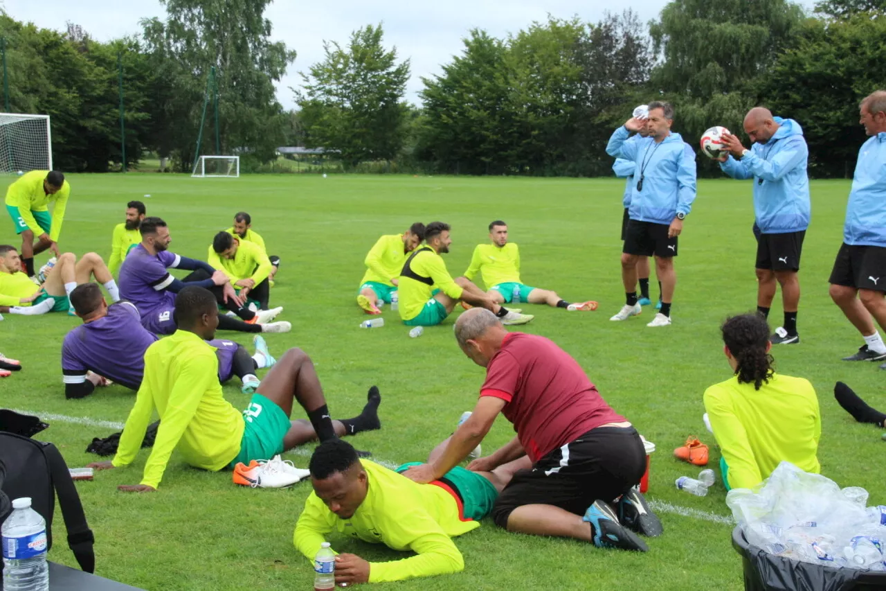 Le club de football champion d'Algérie en stage près de Fougères | La Chronique Républicaine