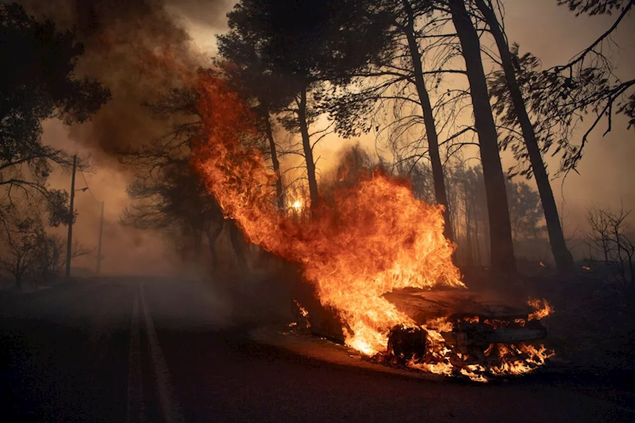 Griechenland: Großbrand nahe Athen ausgebrochen – Streit mit Polizei