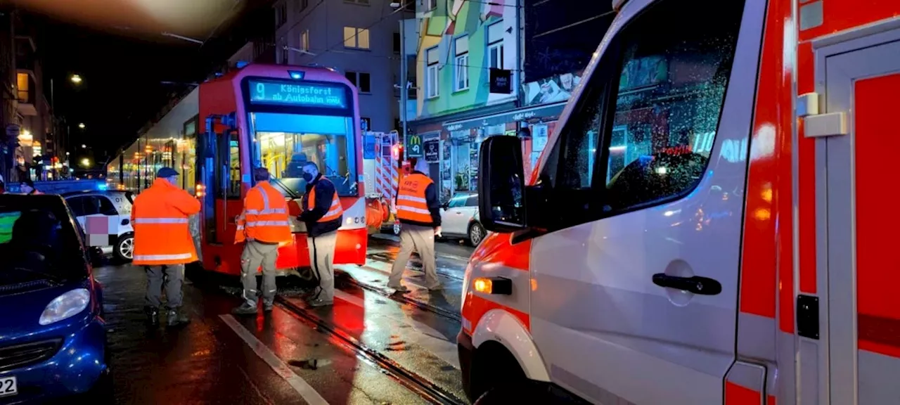 Köln: Mann zwischen Neu- und Heumarkt von KVB-Bahn erfasst