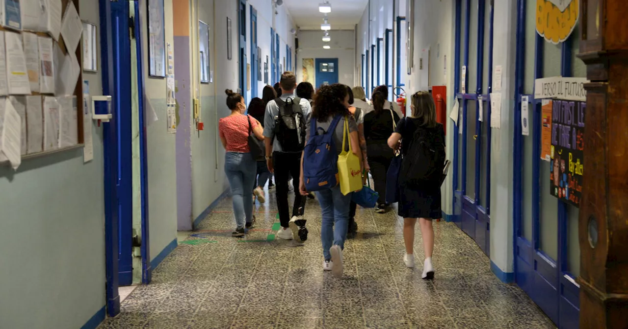 Scuola, anno nuovo e vecchi problemi: il ministero assume 10mila Ata