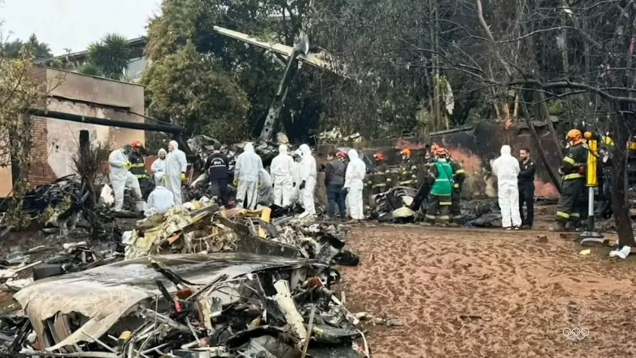 Equipes de resgate retiraram todos os corpos do local da queda do avião em Vinhedo