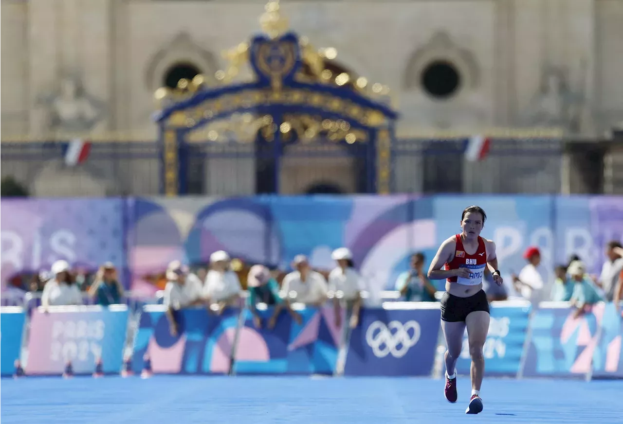 2024 Paris Olympics Bhutan's marathon runner gets standing ovation for