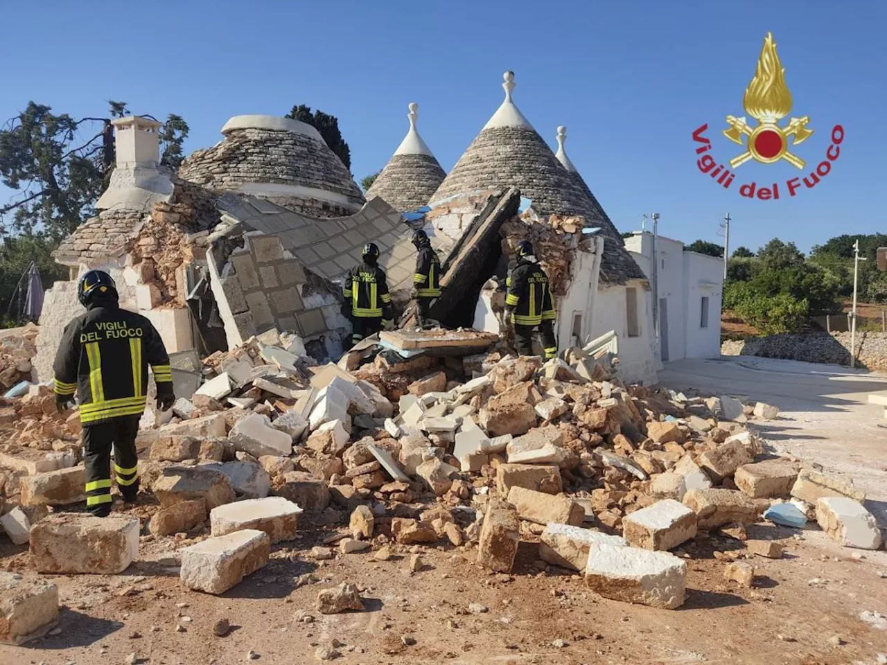 Choc a Brindisi, esplode un trullo a Cisternino: grave una donna, si cerca un uomo