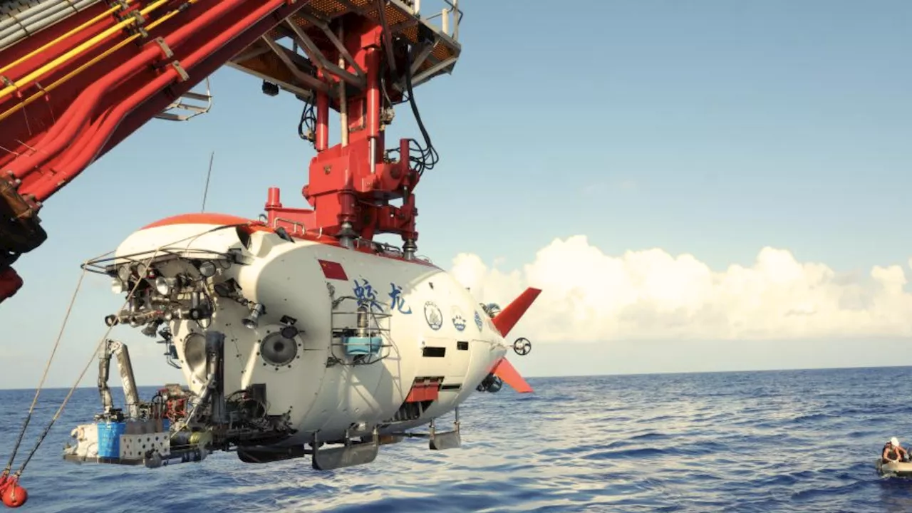 Chinese submersible that can dive 4.5 miles to explore underwater mountains