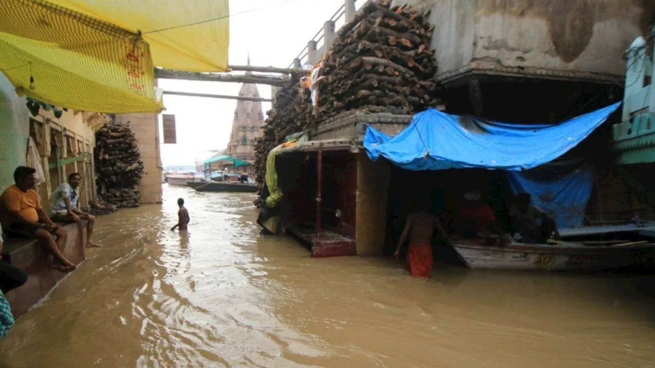 काशी में गंगा का उफान: बाढ़ के कारण विश्‍वनाथ धाम के तीन गेट बंद, अन्‍य द्वारों से ही मिलेगा प्रवेश