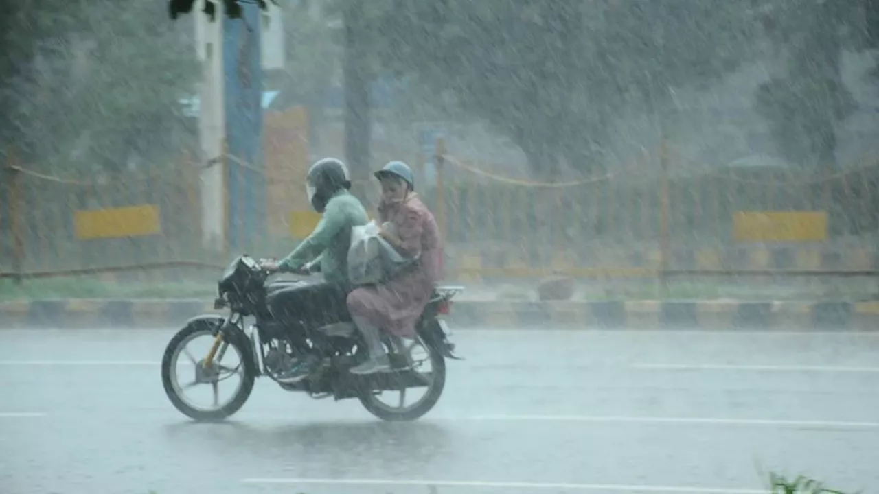 Delhi Rain Update: दिल्ली में जारी रहेगा बारिश का दौर, मौसम बिगड़ने को लेकर IMD ने जारी किया अपडेट