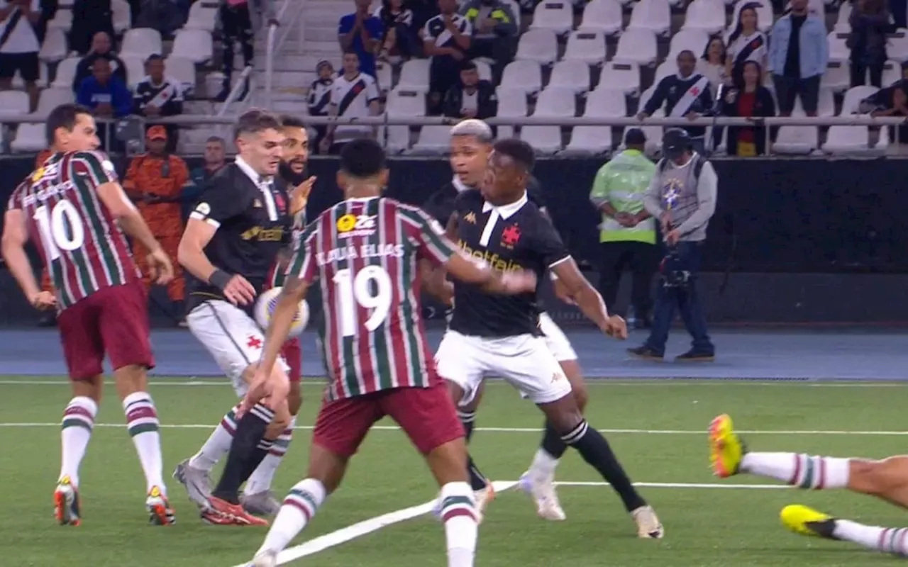 Vasco x Fluminense: CBF divulga revisão do VAR no lance do gol de Vegetti