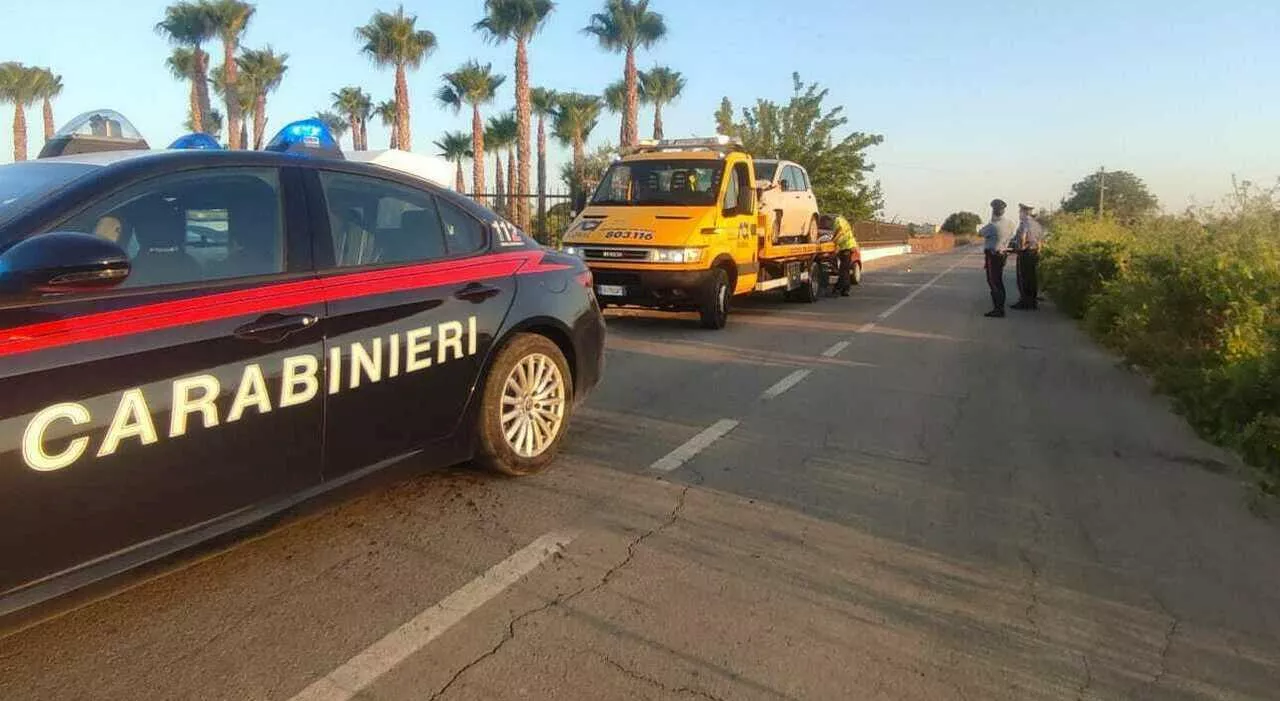 Incidente nel Salento, Alessandro muore a 38 anni: «Sbalzato fuori dall'auto». La fidanzata è gravissima