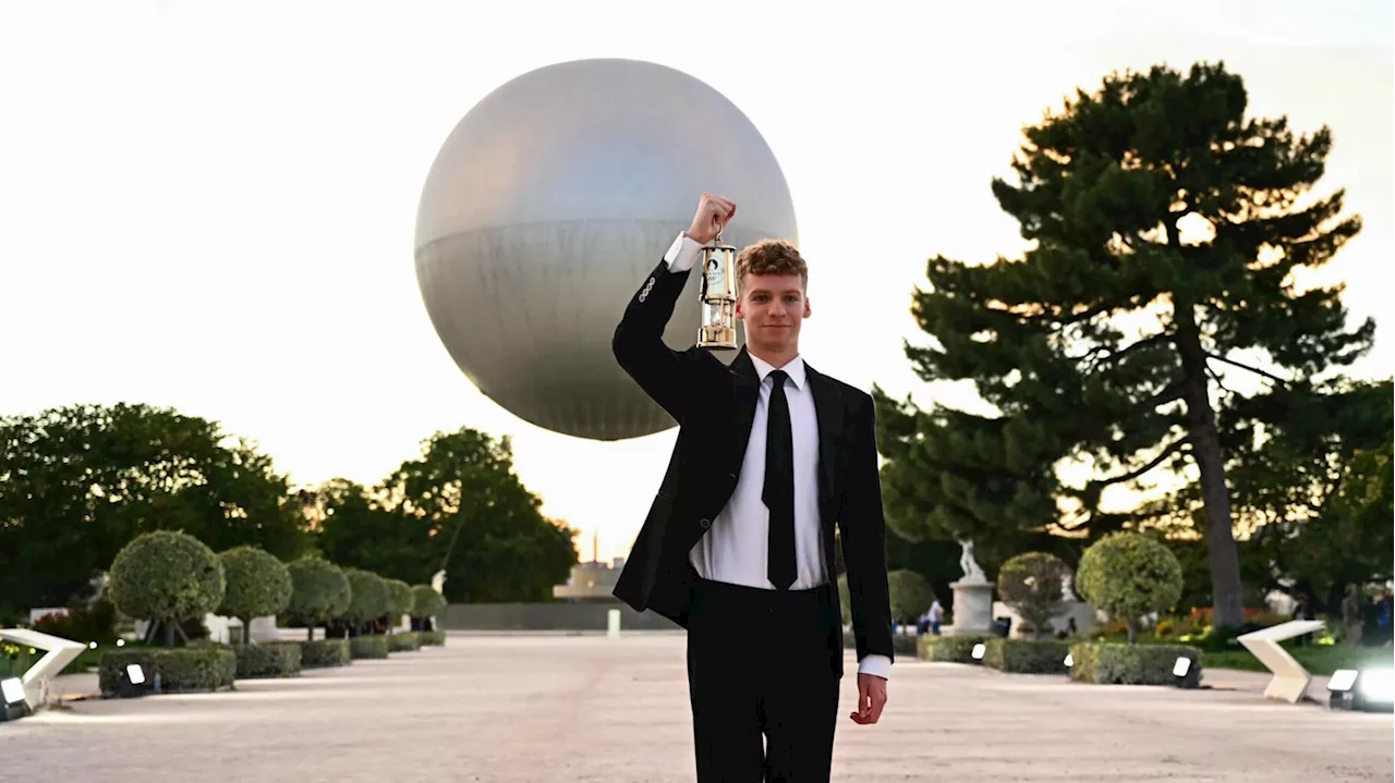 Cérémonie de clôture des JO de Paris 2024 : Léon Marchand avait une bonne excuse pour ne pas être porte-drapeau