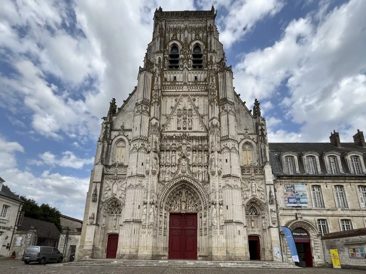 Patrimoine : Connaissez-vous l'histoire insolite de l'Abbaye de Saint-Riquier ?