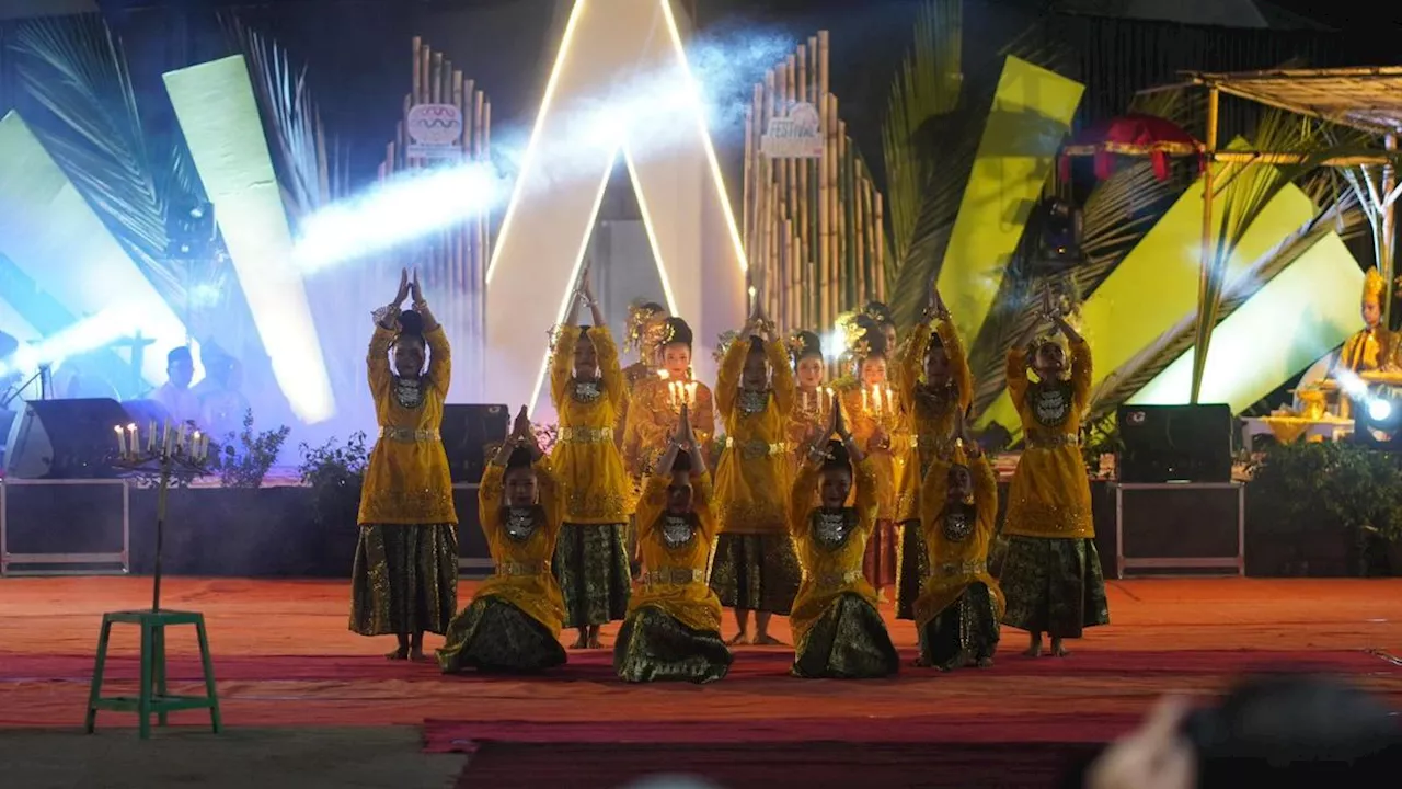 Kemendikbudristek Gelar Malam Puncak Festival Payung Api Jambi, Ditutup Tari Inai Jadi Warisan Budaya Tak Benda