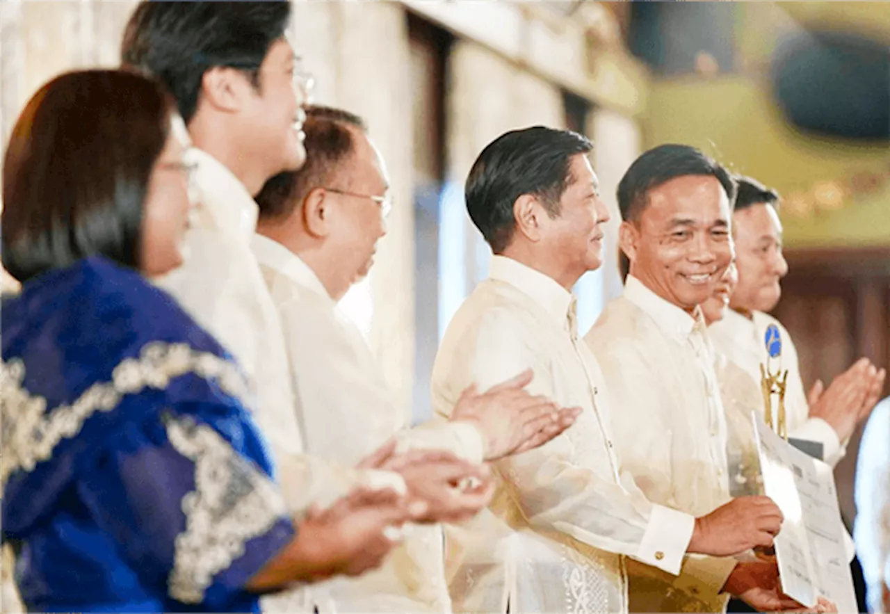 Capiz school superintendent feted with presidential award